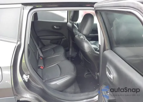 2019 Jeep Compass Limited 4X4 z USA, uszkodzony, nr VIN 3C4NJDCB3KT841968